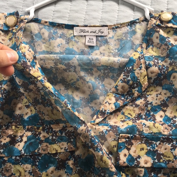 FAITH AND JOY Blue Floral Sleeveless Blouse XS - Picture 9 of 9